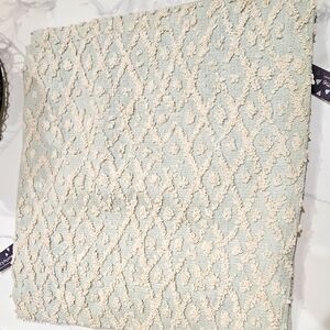 2 Rizzy Textured 20x20 Pillow Covers in Cream and Light Green